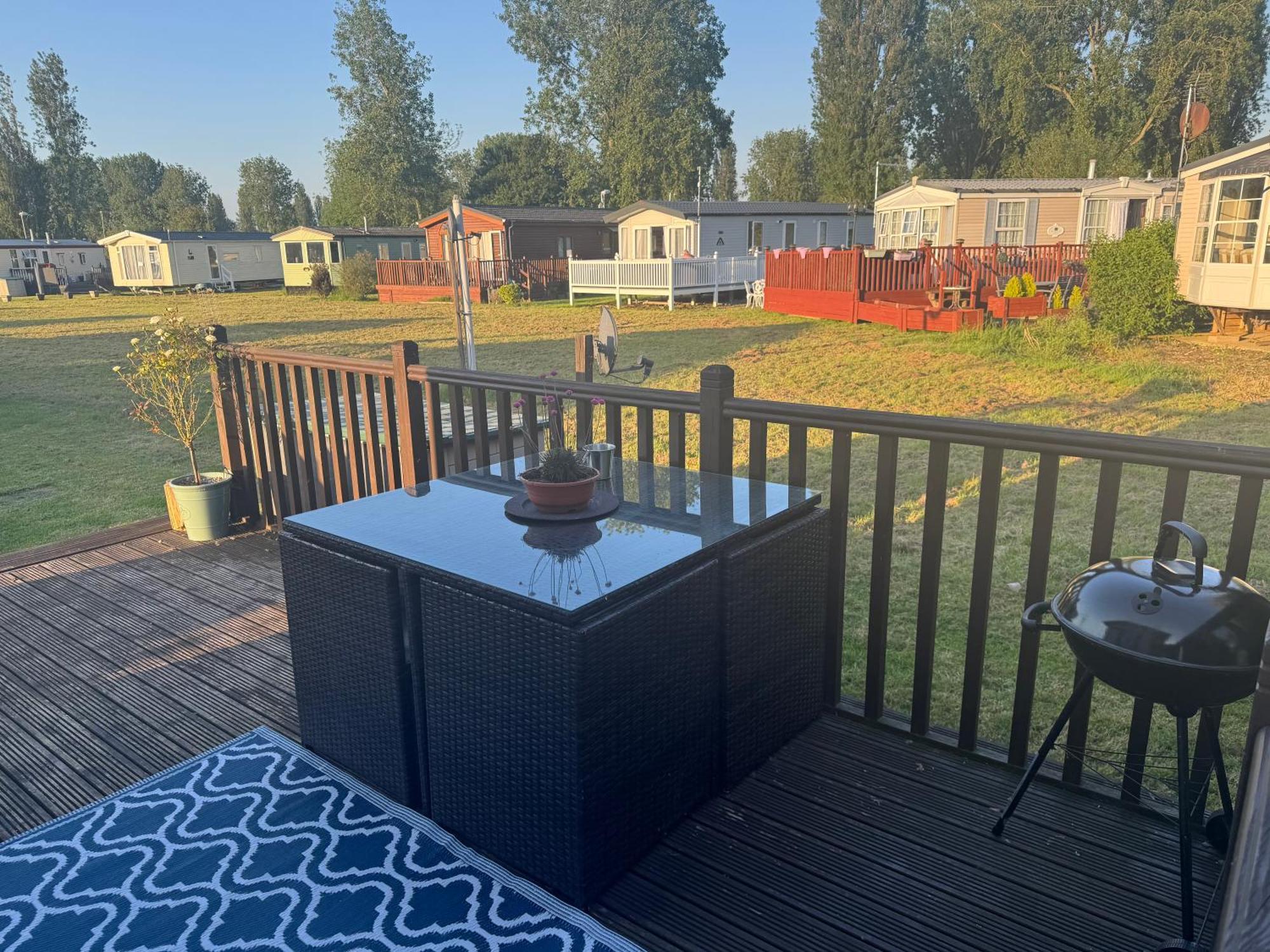 נורת'המפטון Beautiful 2 Bedroom Caravan On Billing Aquadrome מראה חיצוני תמונה